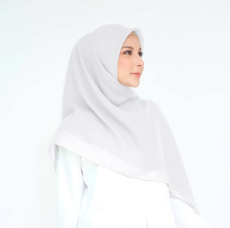 Bella square deep white