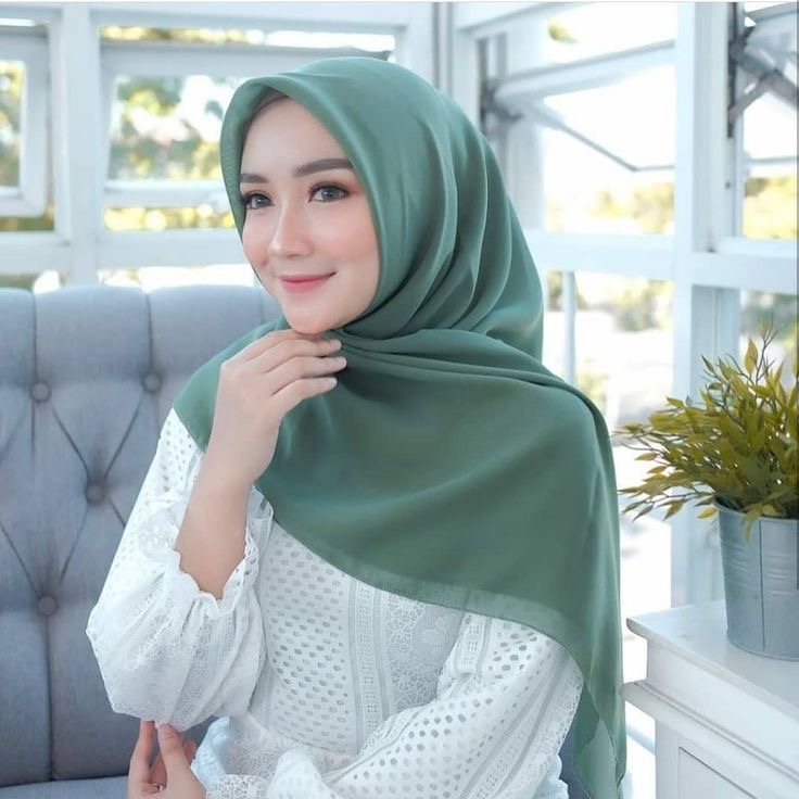 Bella square hijau botol
